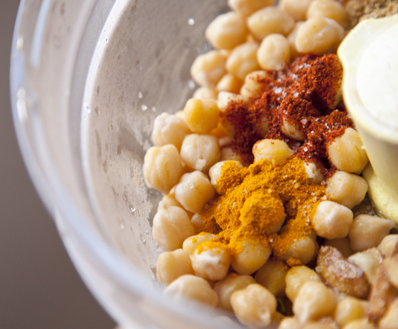 EASY 10-Ingredient Moroccan Hummus Recipe | picklesnhoney.com #moroccan #hummus #recipe #vegan #glutenfree