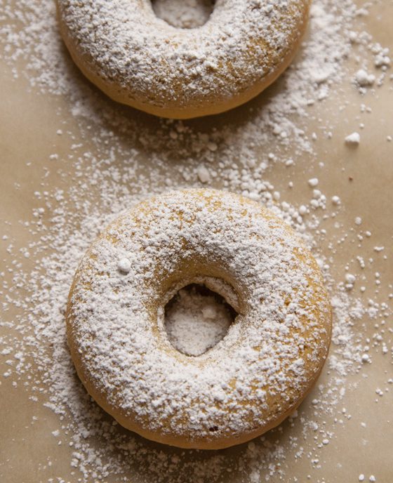 powdered_sugar_donut