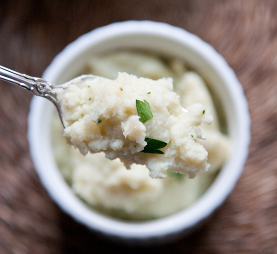 Healthy Mashed "Potatoes" made with Cauliflower and Beans! Only 30 minutes start to finish. | picklesnhoney.com #mashed #potatoes #recipe #cauliflower #beans #vegan #glutenfree #healthy #side