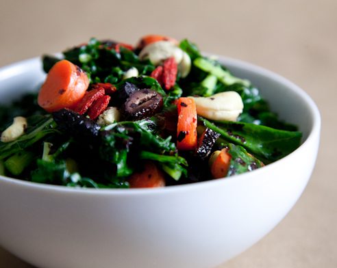 Superfood Kale Avocado Salad with Olives | picklesnhoney.com #kale #salad #recipe