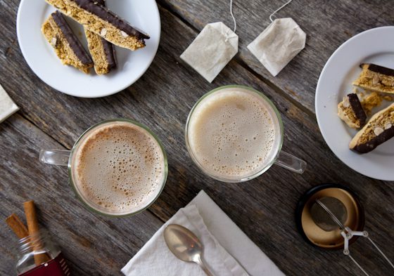 Non-Dairy Maple Cinnamon Chamomile Tea Latte // picklesnhoney.com