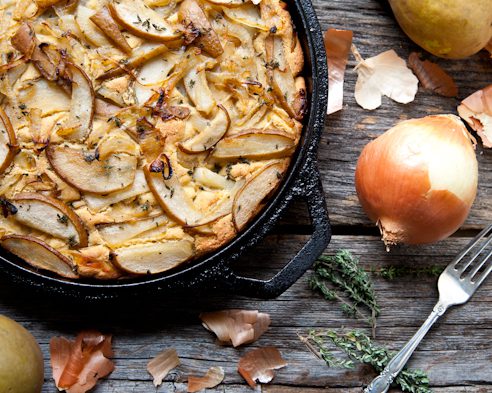 Skillet Cornbread with Caramelized Onions, Pears & Thyme (Vegan & GF) // picklesnhoney.com