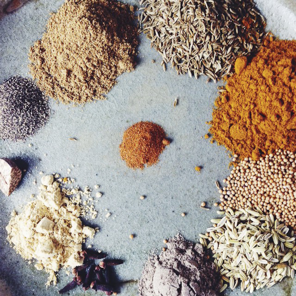 Homemade Curry Powder | picklesnhoney.com