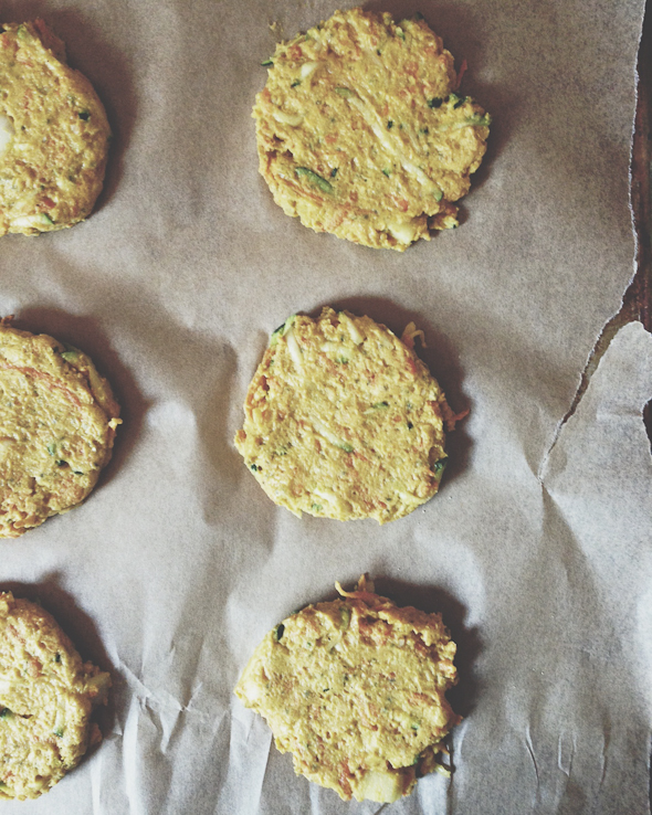 Veggie Falafel Burgers (Vegan, Gluten-Free) | picklesnhoney.com