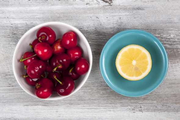 Cherry Cheesecake Protein Power Smoothie (Vegan) | picklesnhoney.com