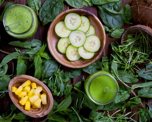 Dehydration-Busting Pineapple Cucumber Mint Smoothie | picklesnhoney.com