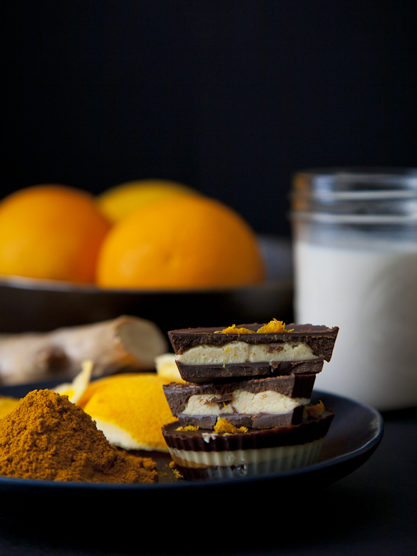 Anti-Inflammatory Ginger Turmeric Dark Chocolate Cups with Maple Orange Cashew Cream Filling (Vegan & Gluten-Free) | picklesnhoney.com