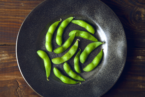 High Protein Edamame Wasabi Hummus | picklesnhoney.com