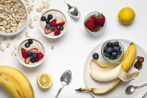 Cashew Banana Yogurt (Vegan) + Choosing Raw Cookbook Review & Giveaway | picklesnhoney.com