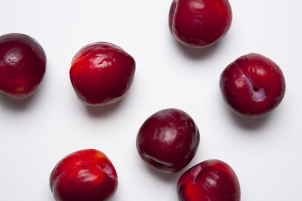 cinnamon plum merlot sorbet (vegan) | picklesnhoney.com