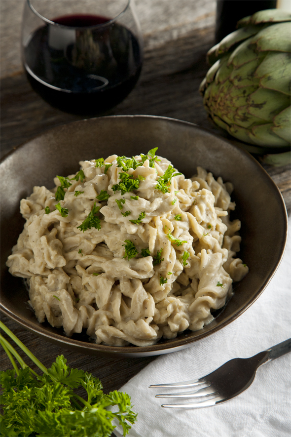 Vegan Alfredo with Artichoke | picklesnhoney.com #vegan #alfredo #recipe #artichoke