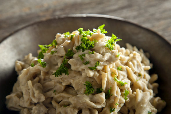 Vegan Alfredo with Artichoke | picklesnhoney.com #vegan #alfredo #recipe #artichoke