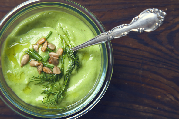 cold cucumber avocado soup with fresh dill, chives & roasted sunflower seeds (vegan, gluten-free) | picklesnhoney.com