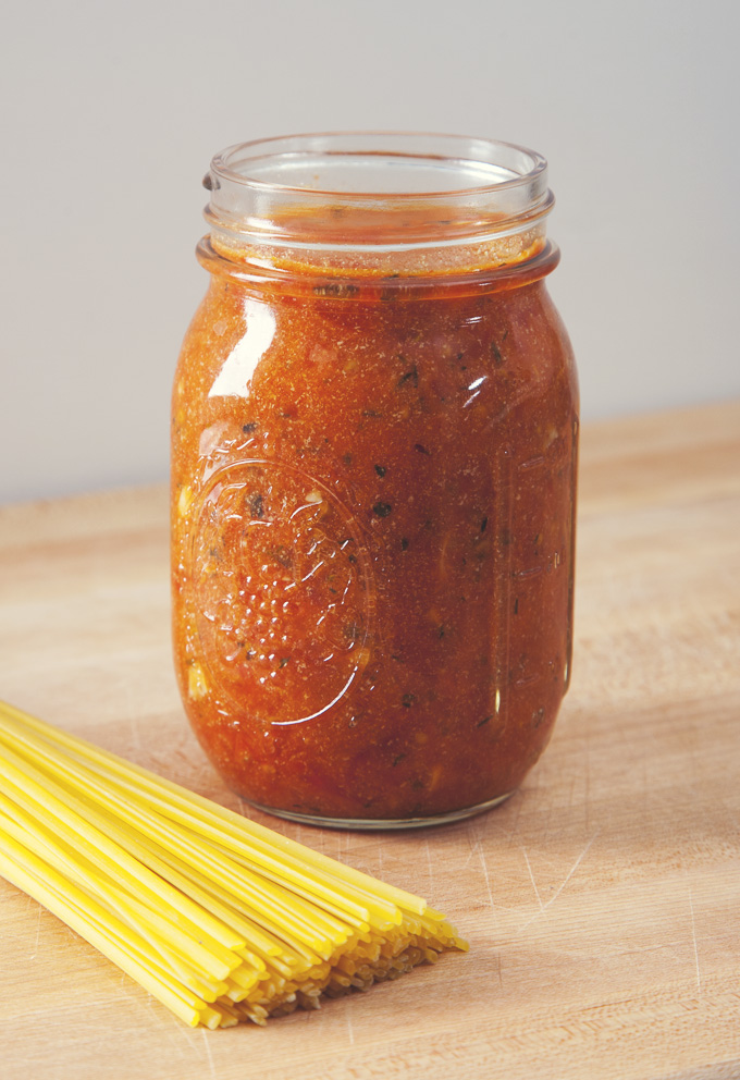 AWESOME Marinara Sauce in just 20 minutes! Use whole peeled tomatoes for a classic marinara, or diced tomatoes for a chunky sauce. | picklesnhoney.com #marinara #sauce #tomato #spaghetti #vegan #glutenfree #sugarfree #recipe #italian