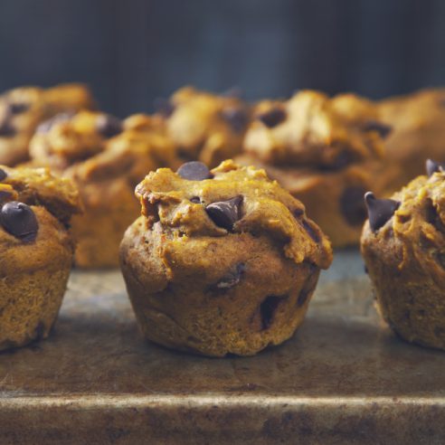 Peanut Butter Chocolate Chip Pumpkin Muffins (Vegan) | picklesnhoney.com