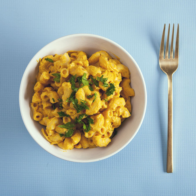 Protein-Packed Butternut Squash Macaroni and Cheese (Vegan) | picklesnhoney.com