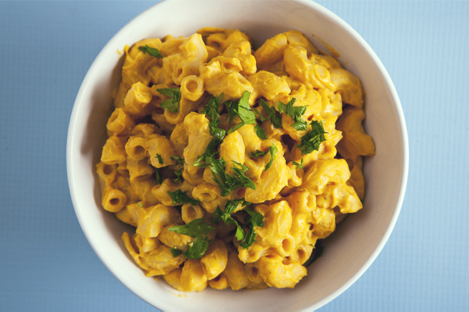 Protein-Packed Butternut Squash Macaroni and Cheese (Vegan) | picklesnhoney.com
