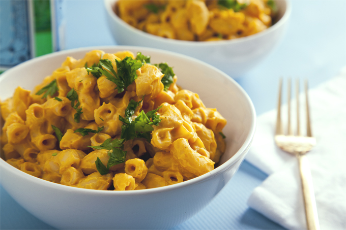 Protein-Packed Butternut Squash Macaroni and Cheese (Vegan) | picklesnhoney.com