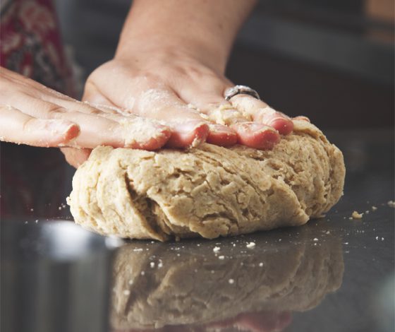 How to Make Vegan Pie Crust That Doesn't Suck | picklesnhoney.com