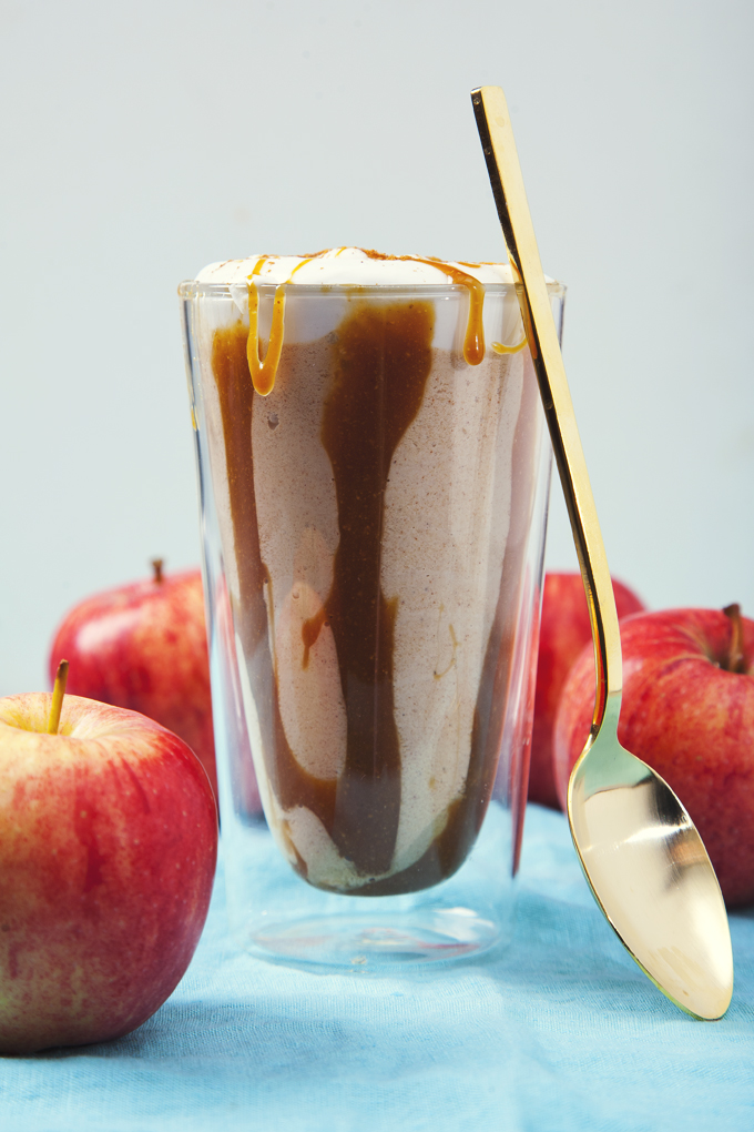 Caramel Apple Pie Milkshakes (Vegan, Gluten-Free, No Bake) | picklesnhoney.com