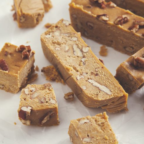 Easy Maple Pecan Pumpkin Pie Freezer Fudge | picklesnhoney.com