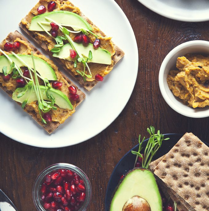 Healthy Butternut Squash and White Bean Tartines (Vegan) | picklesnhoney.com