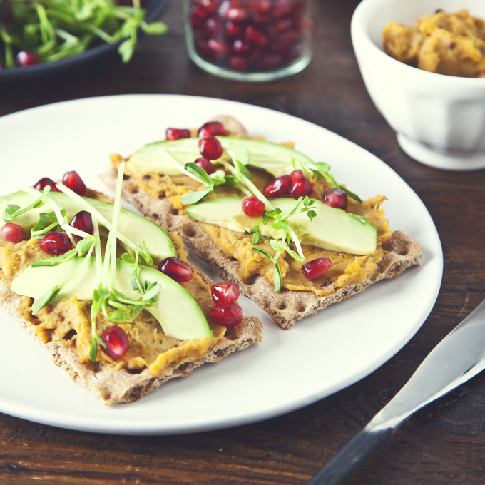 Healthy Butternut Squash and White Bean Tartines (Vegan) | picklesnhoney.com