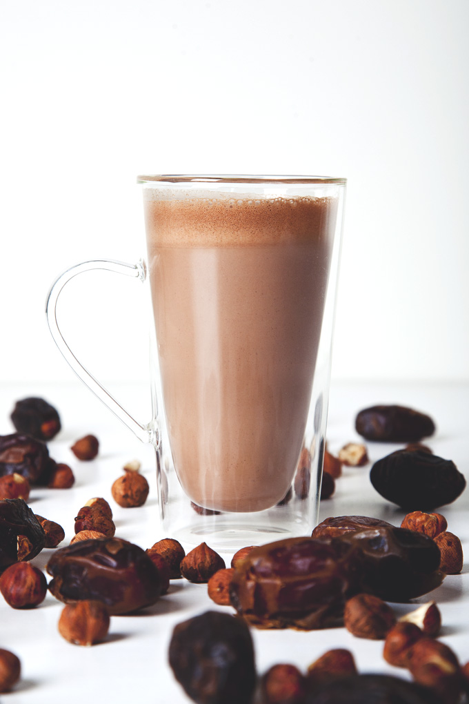 Vegan Nutella Hot Chocolate (Or Vegan Nutella Chocolate Milk!) | picklesnhoney.com