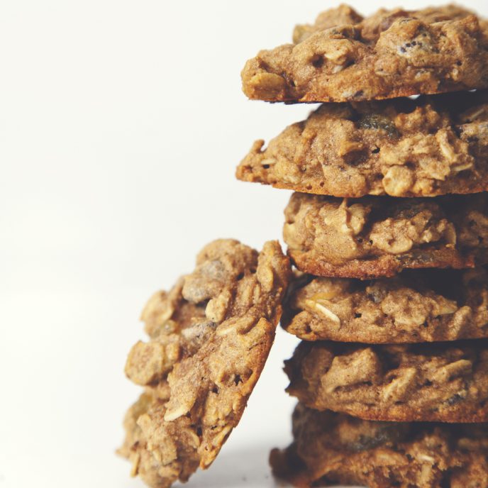 Pistachio Chocolate Chip Oatmeal Raisin Cookies (Vegan) | picklesnhoney.com