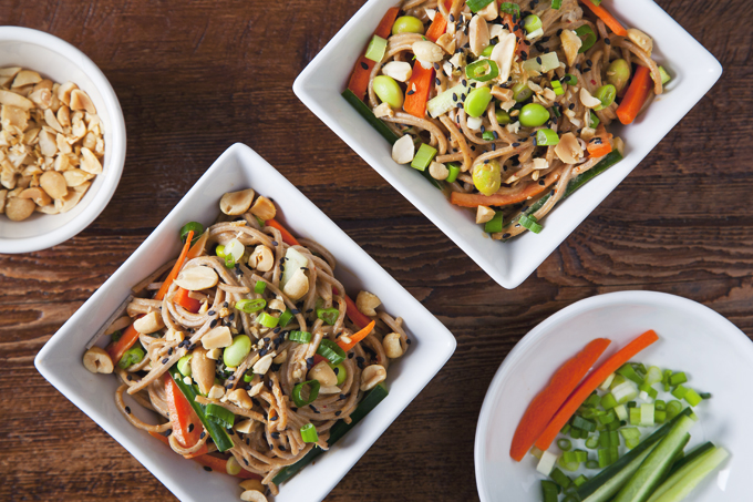 Easy Vegan Peanut Cold Sesame Noodles | picklesnhoney.com