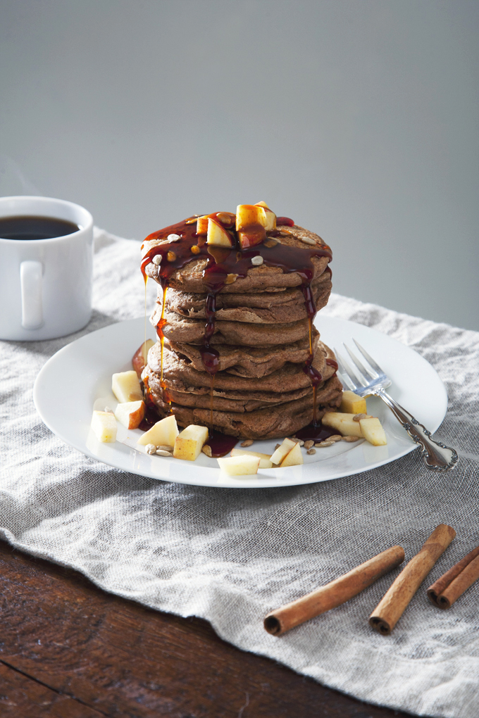 Apple Cinnamon Vegan Protein Pancakes | picklesnhoney.com