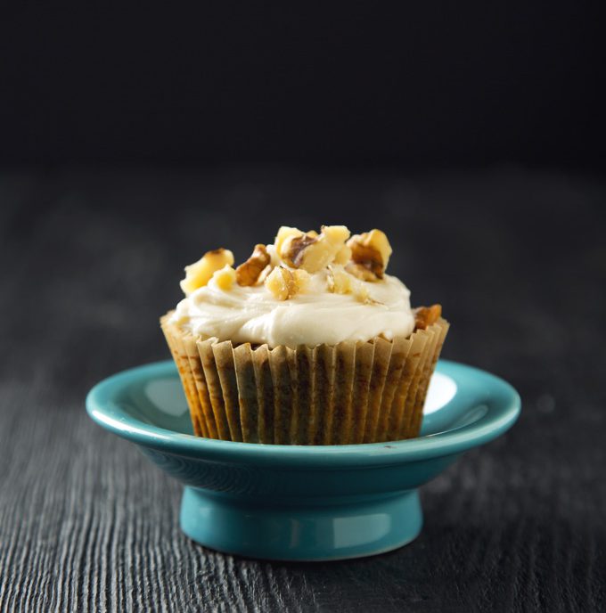 1 Bowl Vegan Carrot Cake Cupcakes | picklesnhoney.com