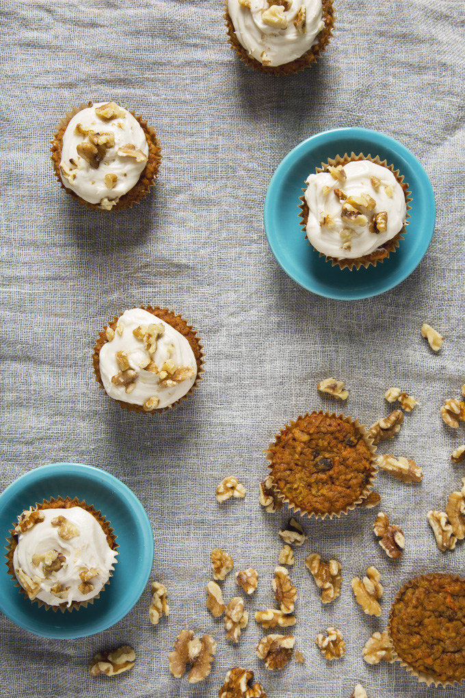 1 Bowl Vegan Carrot Cake Cupcakes | picklesnhoney.com