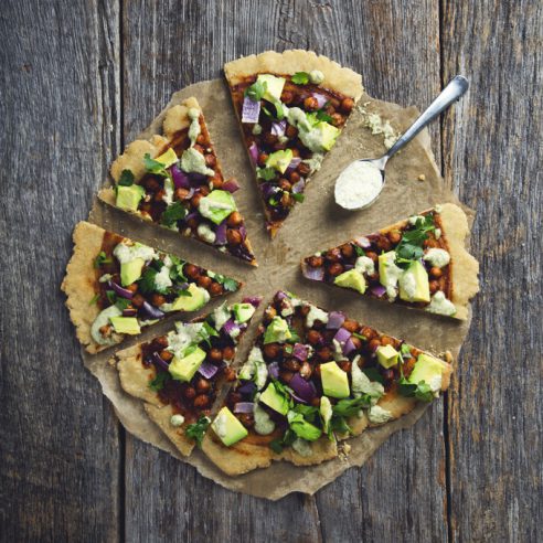 Vegan & Gluten-Free BBQ Chickpea Pizza with Easy Ranch Dressing | picklesnhoney.com
