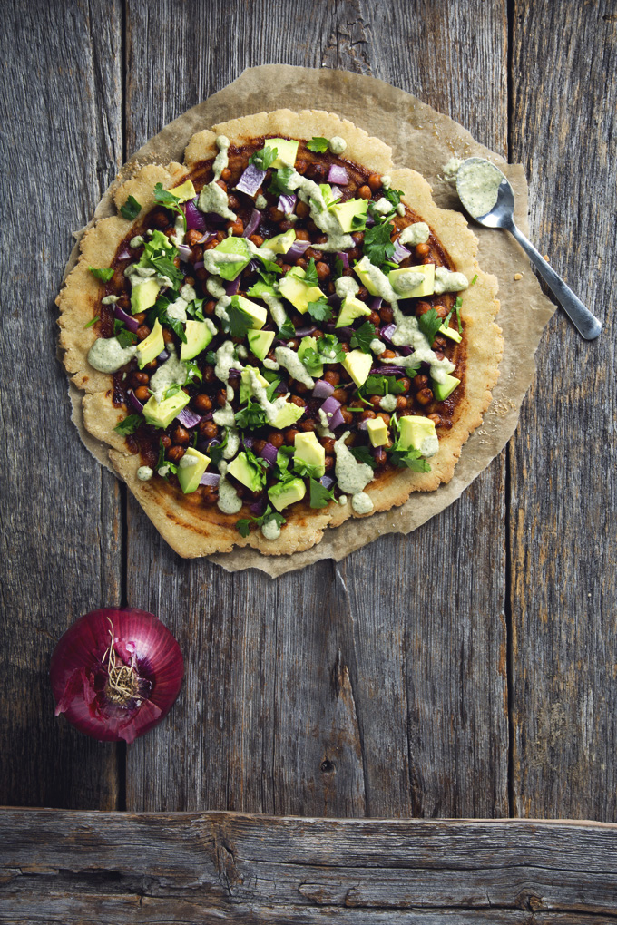 Vegan & Gluten-Free BBQ Chickpea Pizza with Easy Ranch Dressing | picklesnhoney.com