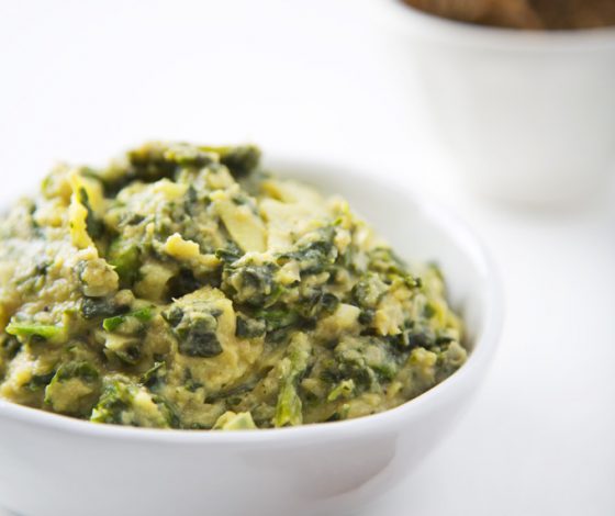 10-Minute Vegan Spinach Artichoke Dip | picklesnhoney.com