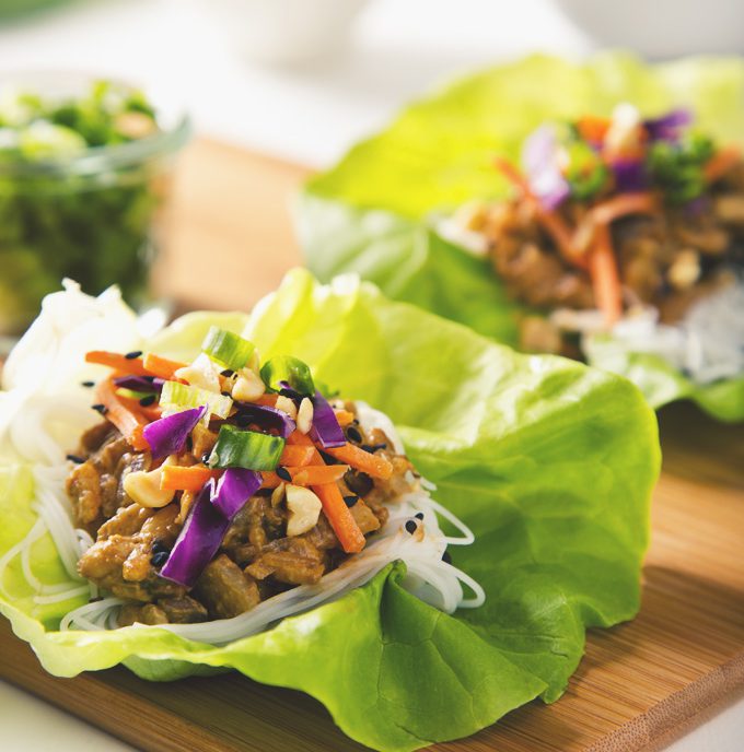 30-Minute Vegetarian Thai Lettuce Wraps with Peanut Sauce! (Vegan with a Gluten-Free Option) | picklesnhoney.com #vegetarian #vegan #glutenfree #thai #lettuce #wraps #recipe #peanutsauce #tempeh