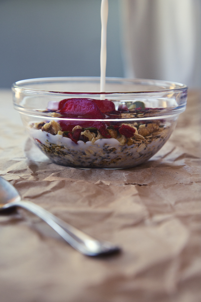 Cinnamon Plum Superfood Muesli | picklesnhoney.com #vegan #glutenfree