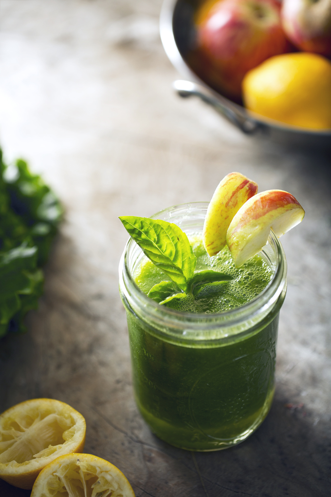Mighty Green Smoothie | picklesnhoney.com #recipe #smoothie #drink