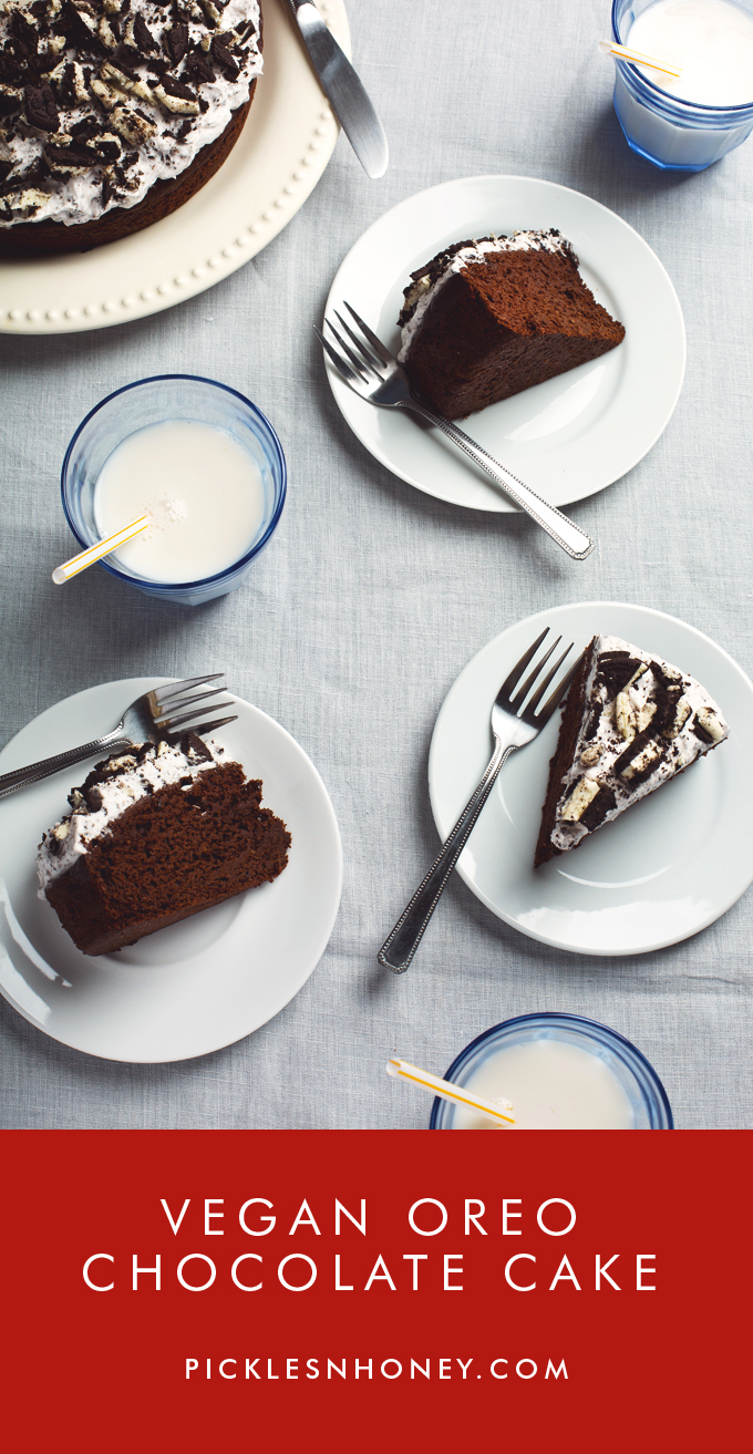 1 Bowl Vegan Oreo Chocolate Cake | picklesnhoney.com #vegan #oreo #chocolate #cake #recipe #dessert