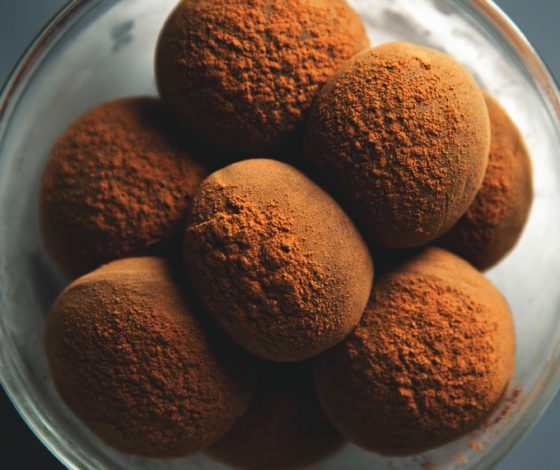 Gingerbread Dark Chocolate Truffles | 10 Ingredients, Vegan + Gluten-Free | www.picklesnhoney.com #chocolate #gingerbread #truffles #vegan #dessert #FestiveFlavors