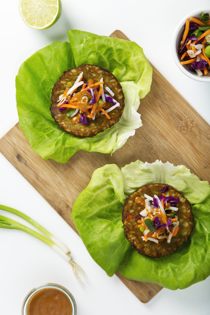Bibimbap Veggie Burger Lettuce Wraps with Peanut Sauce | picklesnhoney.com #vegan #bibimbap #veggieburgers