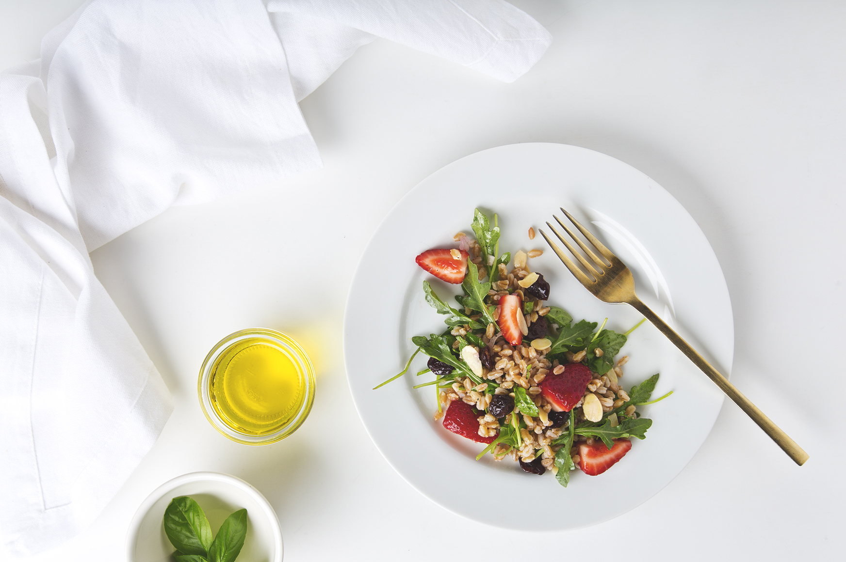 Arugula, Almond & Farro Salad | picklesnhoney.com #vegan #salad #farro #recipe