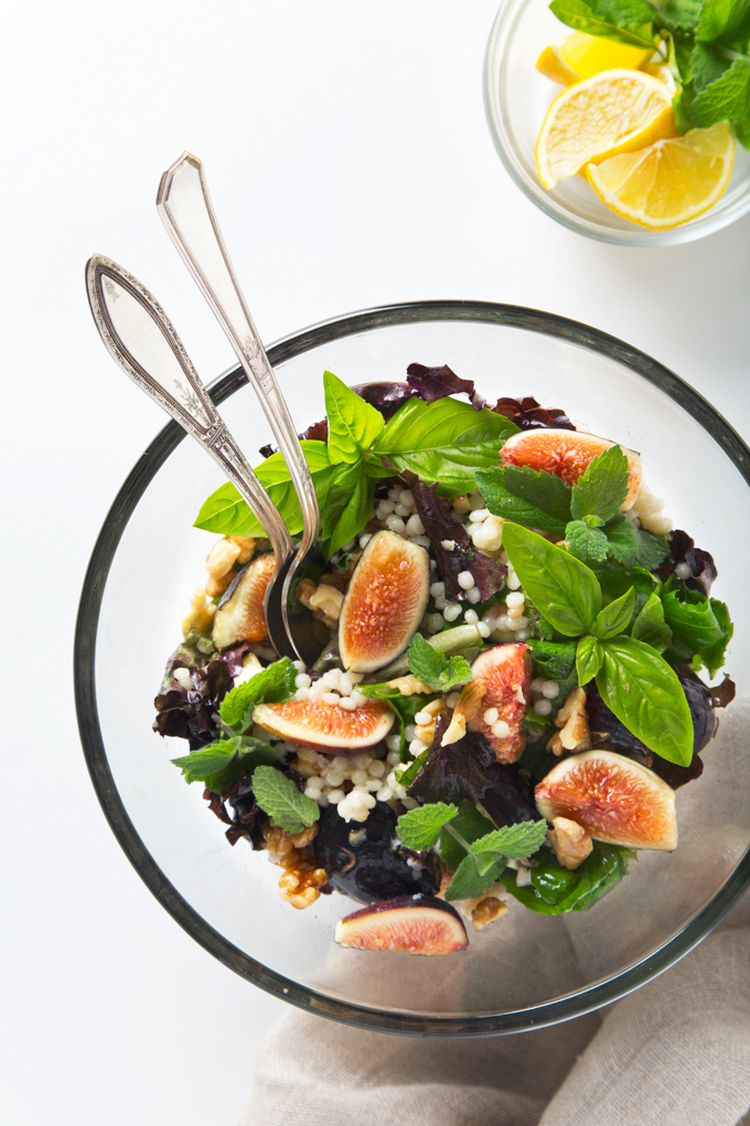 Fig Salad with Toasted Walnuts & Lemon Maple Vinaigrette | picklesnhoney.com @CaliforniaWalnuts #walnuts #CG #ad 