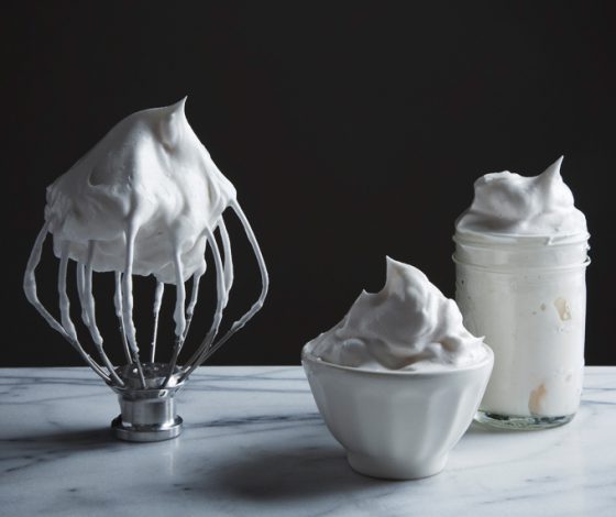 10-Minute Vegan Marshmallow Fluff made from Aquafaba! | picklesnhoney.com #vegan #recipe #marshmallow #fluff #aquafaba