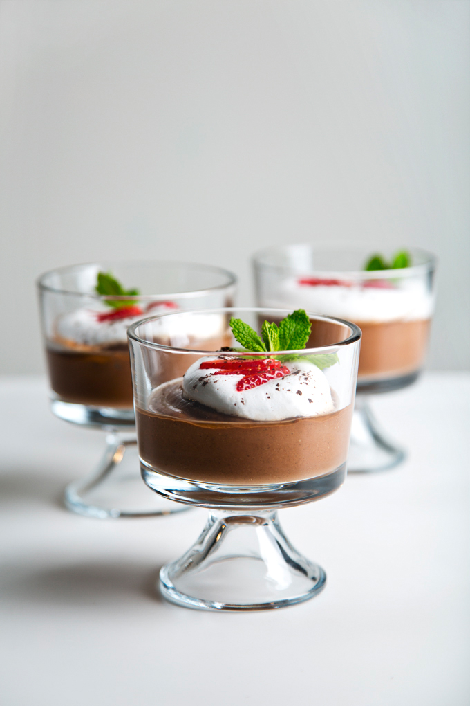 Aquafaba Chocolate Mousse | picklesnhoney.com #aquafaba #chocolate #dessert #recipe