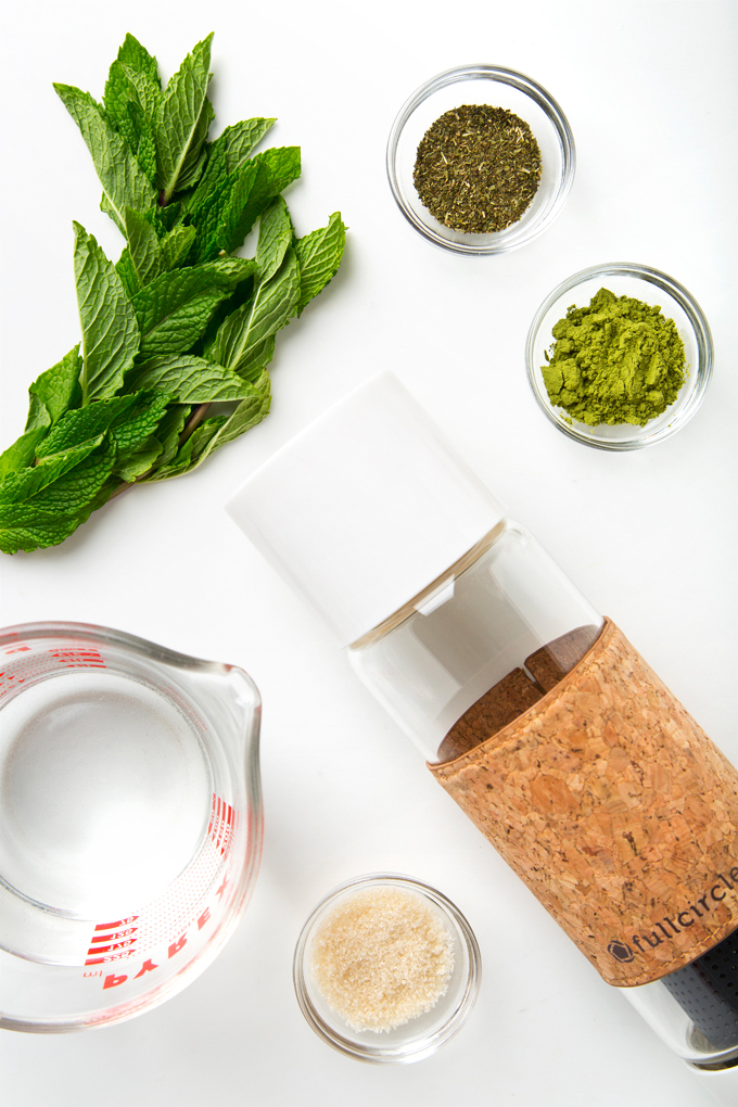 Mint Matcha Green Tea Recipe | picklesnhoney.com #tea #matcha #greentea