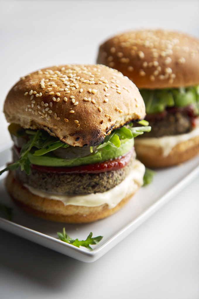 15- Minute Vegan Black Bean Burger (glutenfrei Hohe Protein!) | picklesnhoney.com #vegan #glutenfrei #blackbean #burger #lunch #dinner #rezept