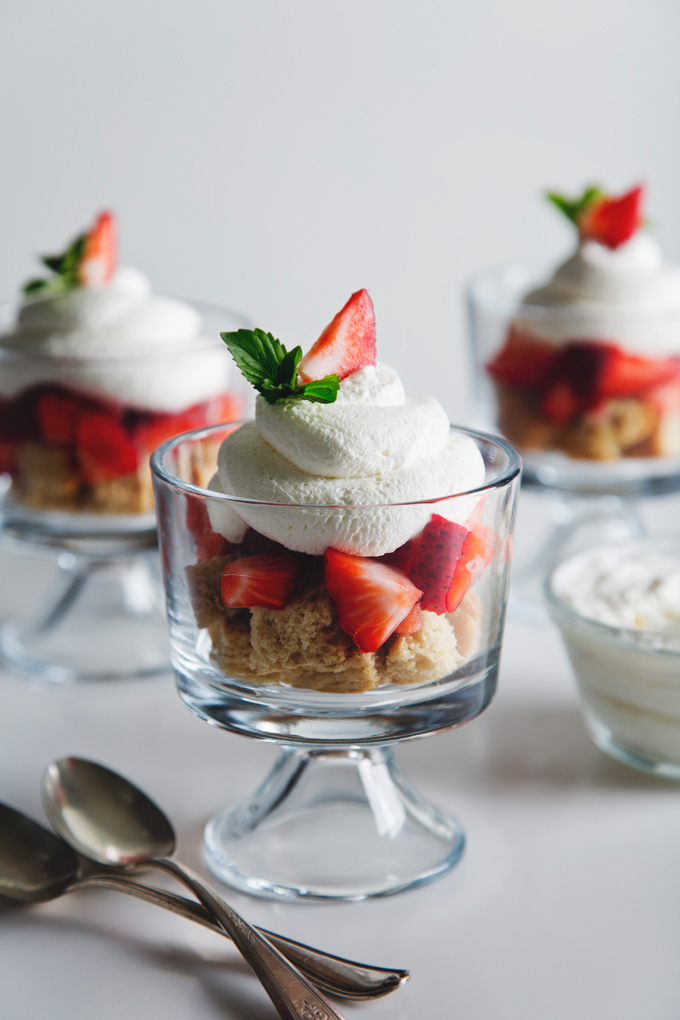 Mini Vegan Strawberry Shortcake Trifle | picklesnhoney.com #vegan #strawberry #shortcake #trifle #dessert #recipe