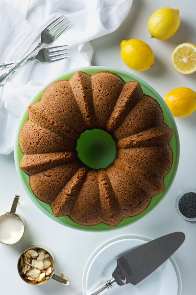 Lemon Poppyseed Bundt Cake | picklesnhoney.com #vegan #dessert #lemon #poppyseed #bundt #cake #recipe